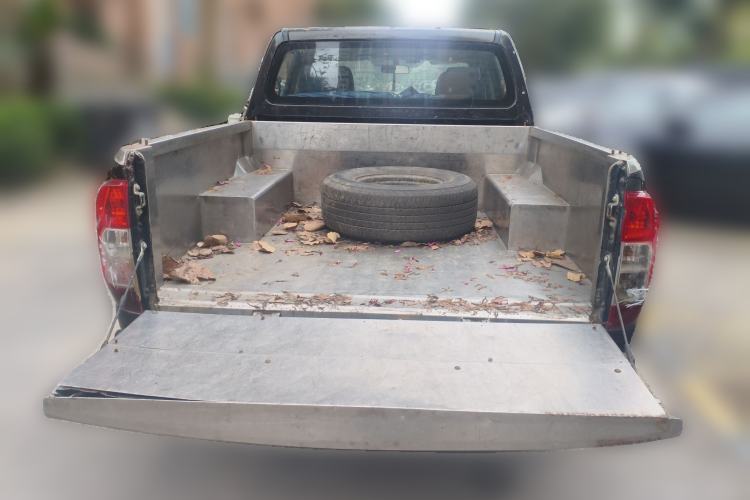 Used Nissan Navara 2017 2.5L Automatic 2WD Luxury Edition QR25