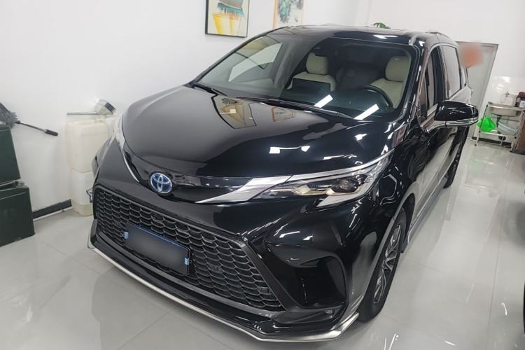 Used Toyota Granvia 2023 2.5L Hybrid Luxury Edition