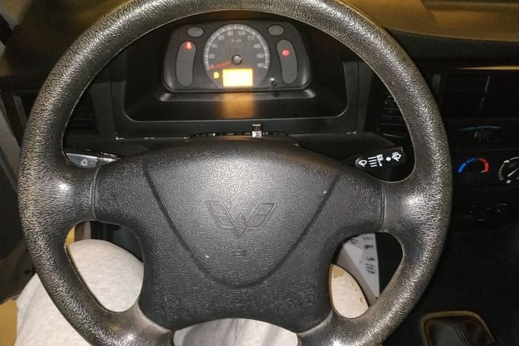 Used Wuling Zhiguang Small Truck 2023 1.5L Single-Row LAR