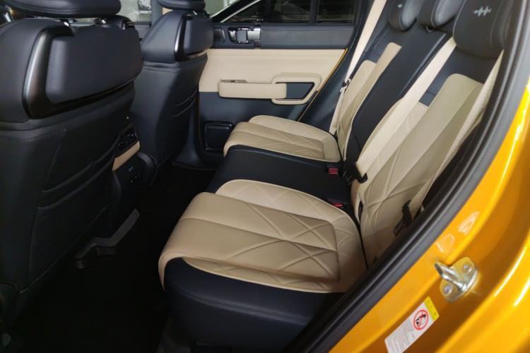 Used Formula Leopard 5 2023 Navigator Edition
