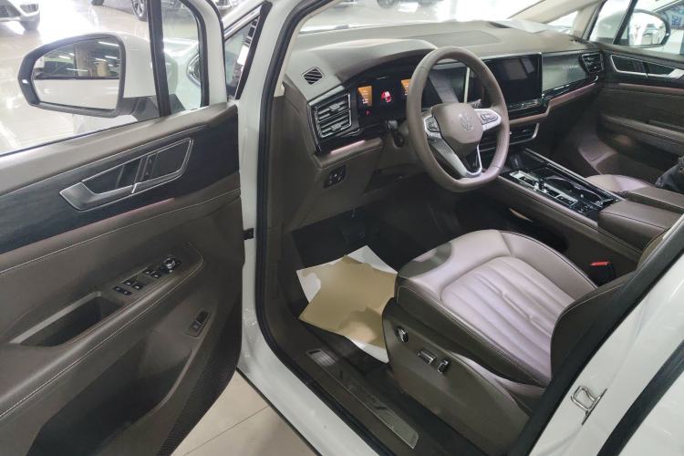 Used Volkswagen Viloran 2024 330TSI Luxury Edition