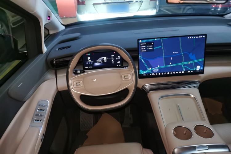 Used XPeng X9 2025 740 Ultra-Long Range Max Steering Wheel