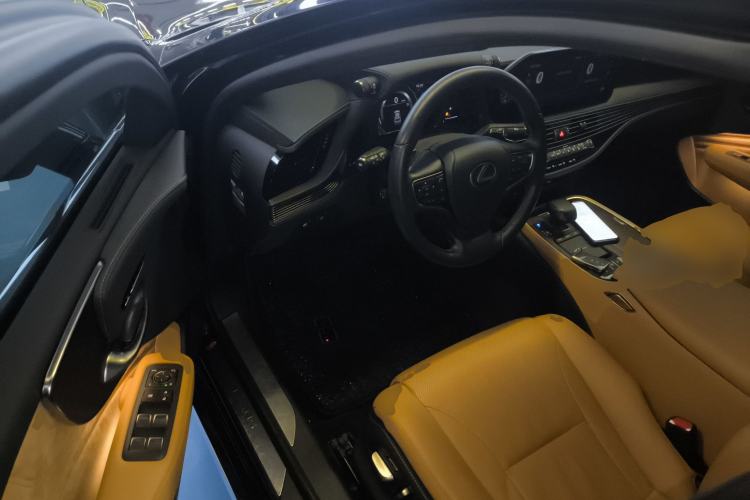 Used Lexus LS 2021 500h Excellence Edition
