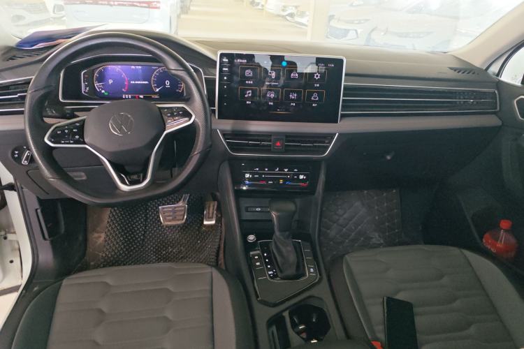 Used Volkswagen Tiguan X 2023 330TSI Two-Wheel Drive Luxury Edition Center Console