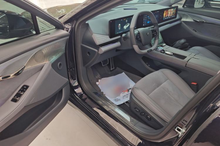 Used VOYAH PASSION 2024 PHEV Four-Wheel Drive Ultra-Long Range Flagship Model Driver Seat