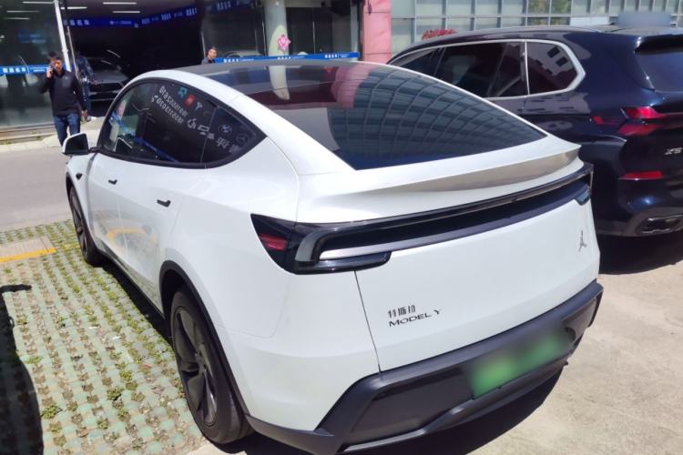 Used Tesla Model Y 2025 Rear-Wheel-Drive Version
