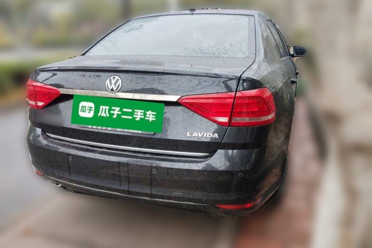 Used Volkswagen Lavida 2015 1.6L Manual Fashion Edition
