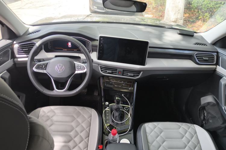 Used Volkswagen Tayron 2023 330TSI Two-Wheel-Drive Luxury Plus Advanced Version Center Console