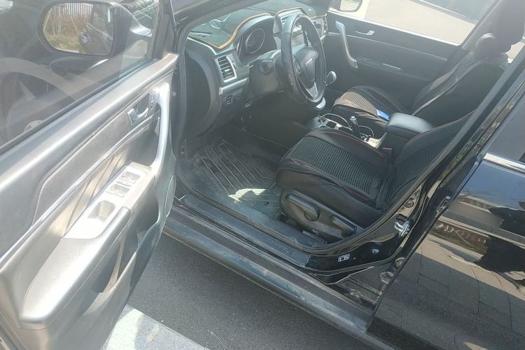 Used Haval M6 2019 1.5T Manual Two-Wheel Drive Urban Version China VI Standard Driver Seat