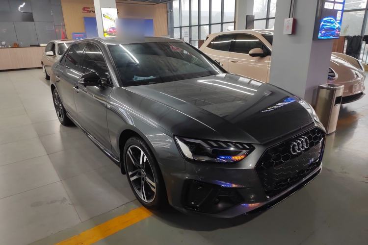 Used Audi A4L 2022 40 TFSI Luxury Dynamic Model
