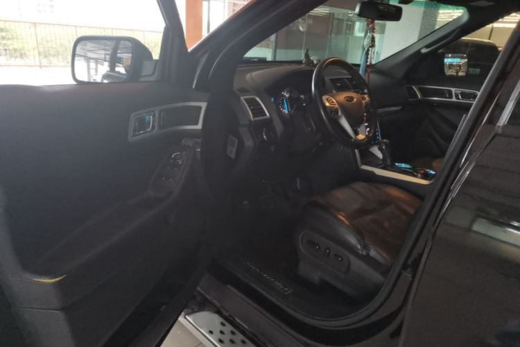 Used Ford Explorer 2013 3.5L Deluxe Model
