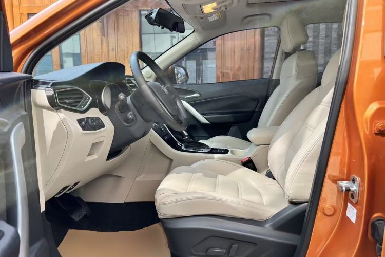 Used MG GS 2015 1.5TGI TST Luxury Edition Left Front Seat