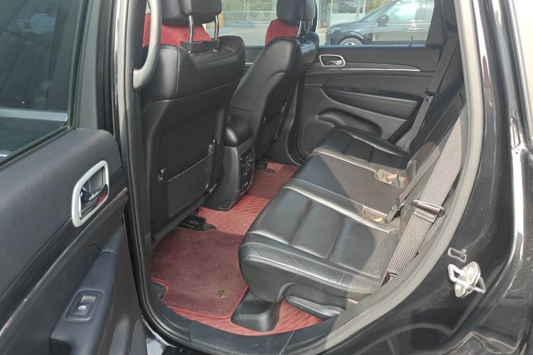 Used Jeep Grand Cherokee 2020 3.6L Elite Navigation Edition Left Rear Seat