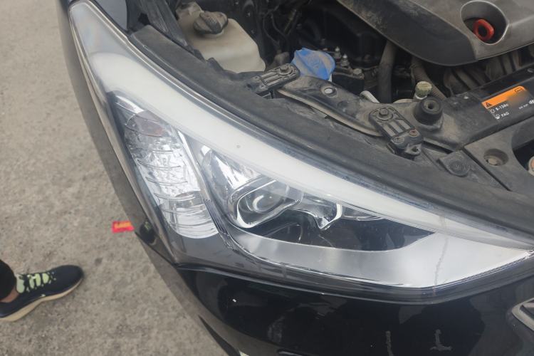 Used Hyundai Santa Fe 2013 2.0T Automatic All-Wheel Drive Top Trim
