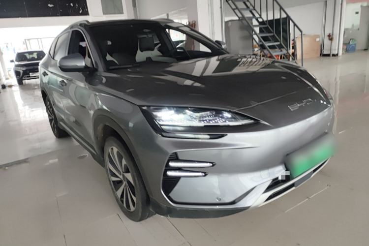 Used BYD Song PLUS New Energy 2023 Champion Edition EV 520KM Luxury Model Front Right 45 Deg