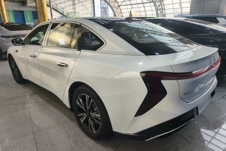 Used Hongqi EH7 2025 600 Smart Selection Edition
