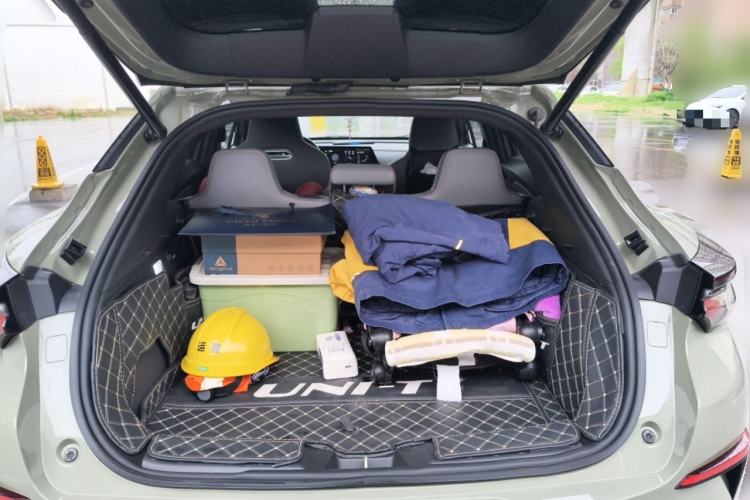 Used CHANGAN UNI-T 2022 1.5T Flagship Edition Trunk