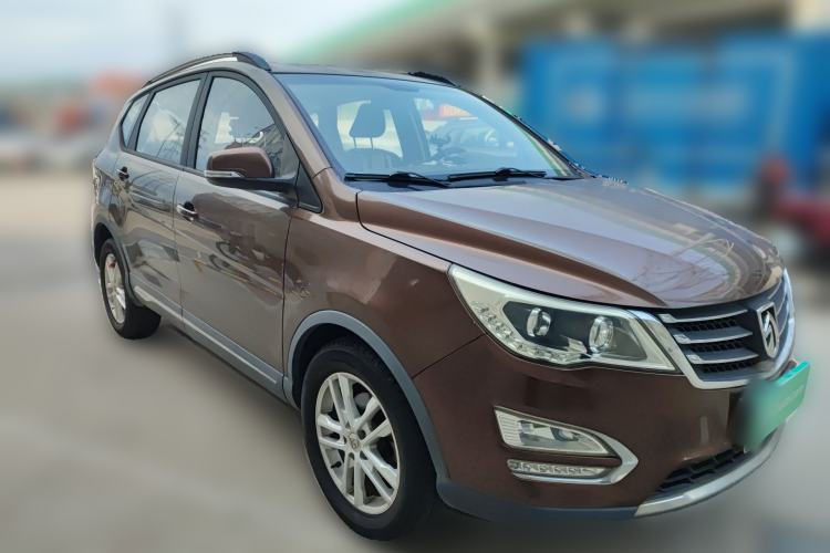 Used Baojun 560 2015 1.8L manual Comfort trim level