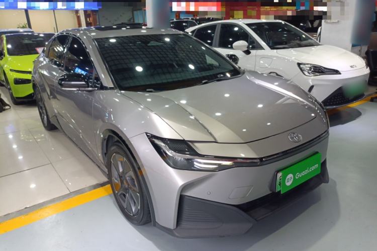 Used Toyota bZ3 2023 517 km Elite PRO Front Right 45 Deg