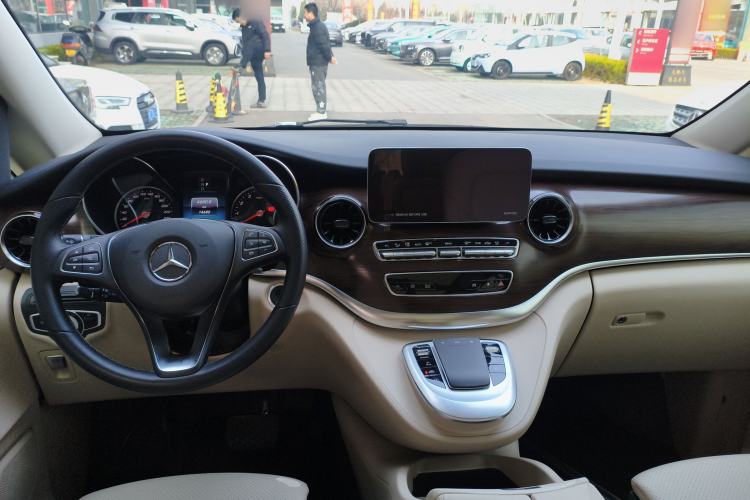 Used Mercedes-Benz V-Class 2022 V 260 Avantgarde Edition