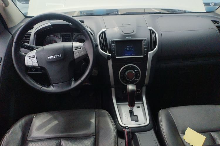 Used Isuzu mu-X 2015 2.5T Two-Wheel Drive Automatic Luxury Edition 7 Seats Center Console