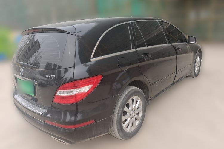 Used Mercedes-Benz R-Class 2015 R 320 4MATIC Luxury Model Rear Right 45 Deg