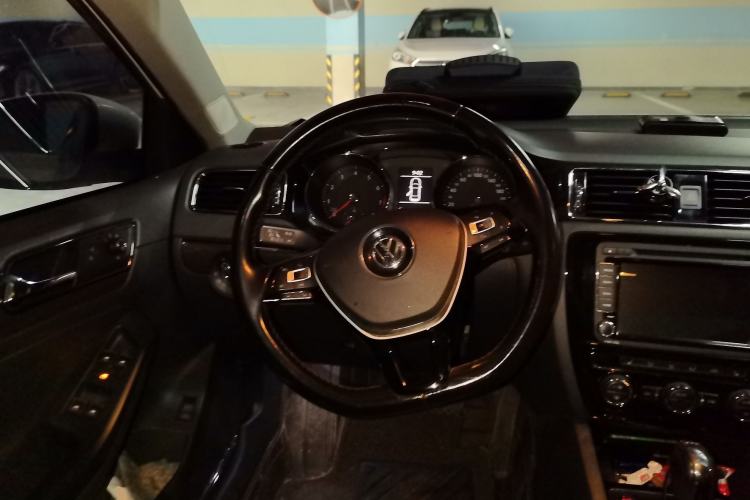 Used Volkswagen Sagitar 2015 230TSI Automatic Luxury Model
