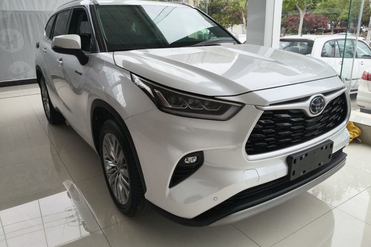 Used Toyota Highlander 2023 2.5L Smart Electric Hybrid Dual-Engine Four-Wheel Drive Prestige Version – 7 Seats Front Right 45 Deg