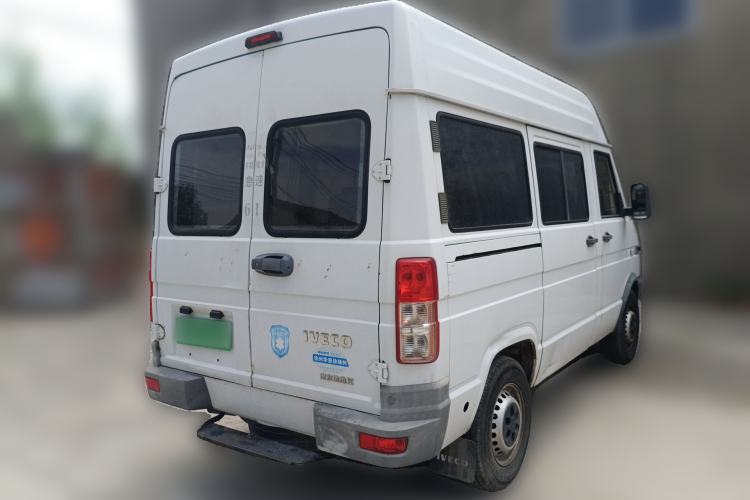 Used Iveco Daily 2017 2.5T A35 Passenger Van 5-7 Seats Model 47Z5 Rear Right 45 Deg