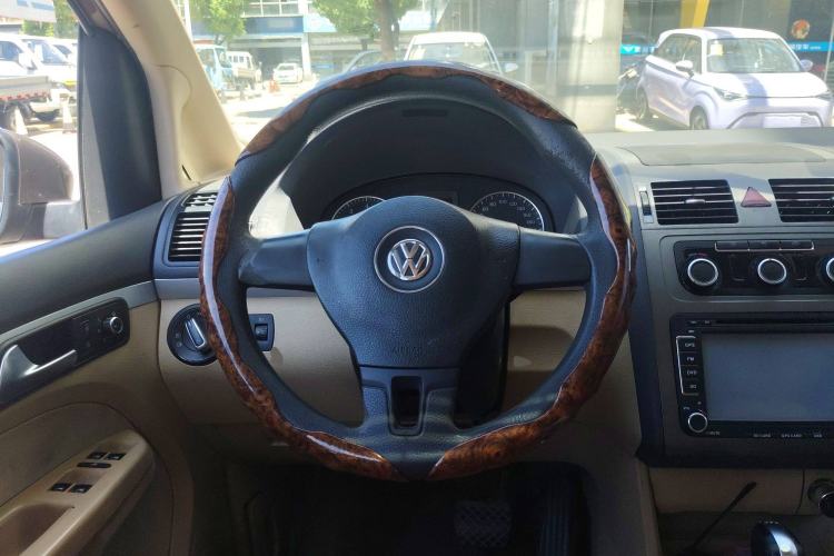 Used Volkswagen Touran 2011 1.4T DSG Zhiya Edition 5 Seats
