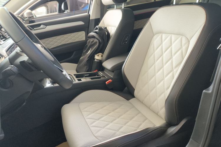 Used Volkswagen Magotan 2025 Revised Version Zhongxiang Edition 330TSI DSG Luxury Trim