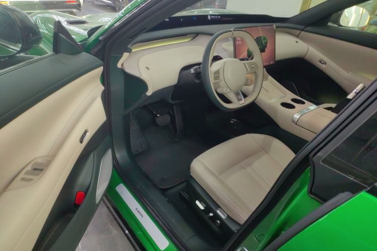 Used Xiaomi Auto YU7 2025 Ultra-Long Range Rear-Wheel Drive Version Driver Seat