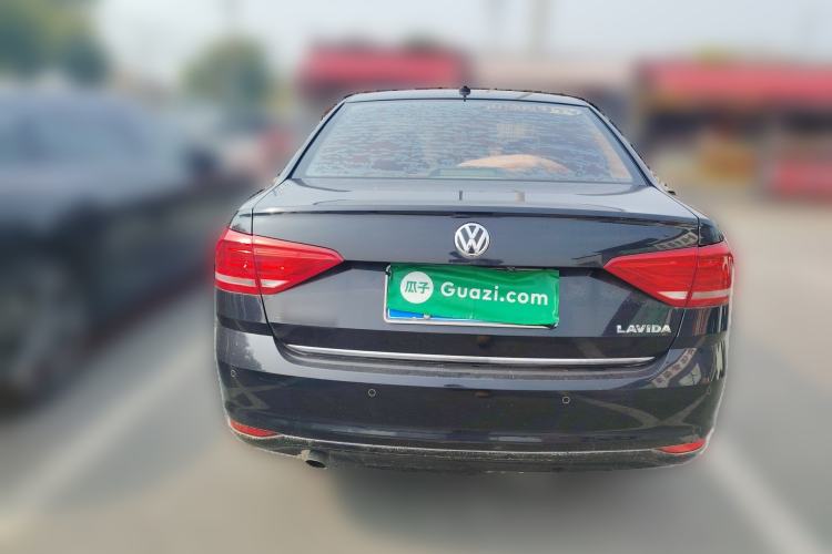 Used Volkswagen Lavida 2015 1.6L Automatic Comfort Edition
