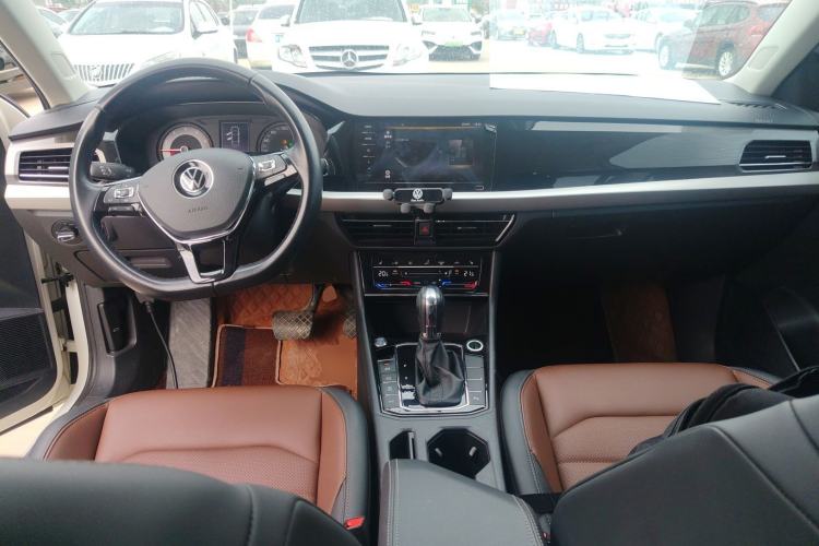 Used Volkswagen Lavida 2021 280TSI DSG Luxury Edition Center Console