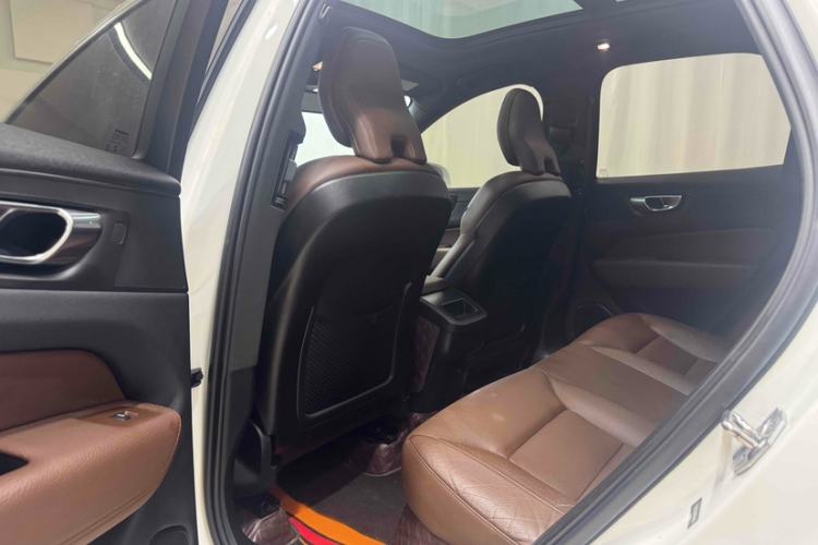 Used Volvo XC60 2022 B5 4x4 Zhiyi Luxury Edition