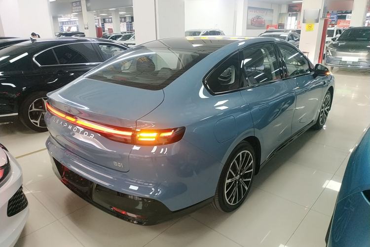 Used Leapmotor B01 2025 550 LiDAR Edition Rear Right 45 Deg