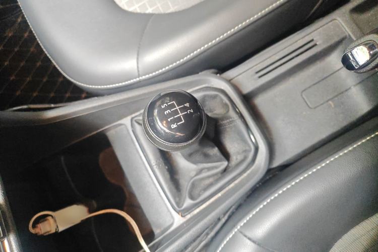 Used Volkswagen Santana 2016 1.6L Manual Comfort Edition Gear Lever