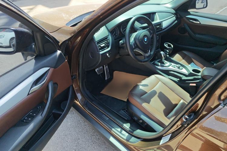 Used BMW X1 2014 sDrive18i Leading Model
