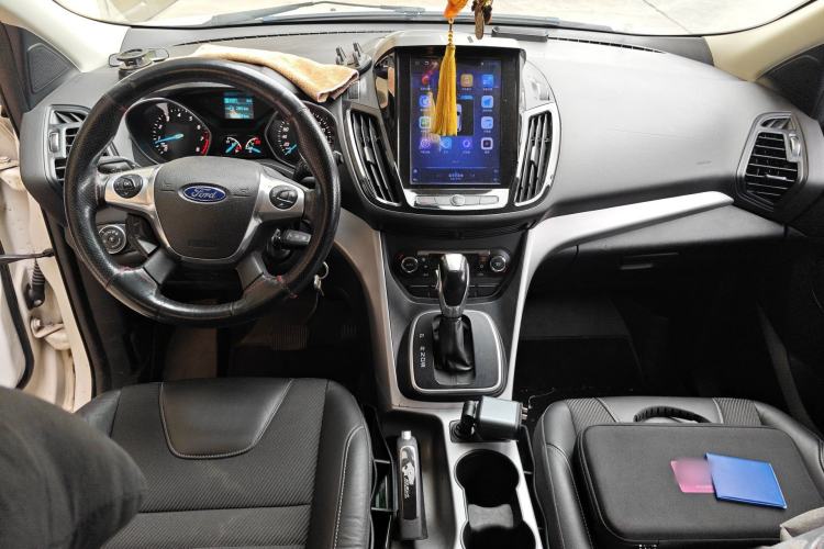 Used Ford Kuga 2015 1.5L GTDi Two-Wheel Drive Fashion Edition Center Console