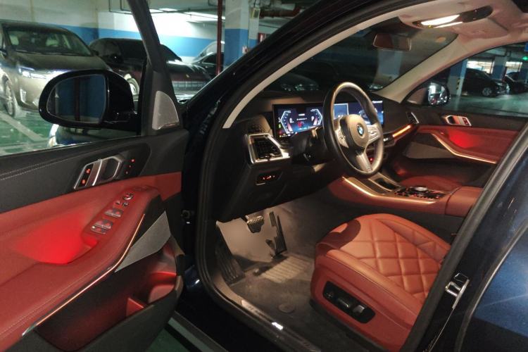 Used BMW X5 2023 xDrive 30Li Luxury M Sport Package Driver Seat