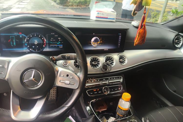 Used Mercedes-Benz E-Class 2019 E 200 Coupe Center Console