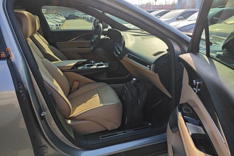 Used Cadillac LYRIQ 2022 Four-Wheel-Drive High-Performance Deluxe Edition