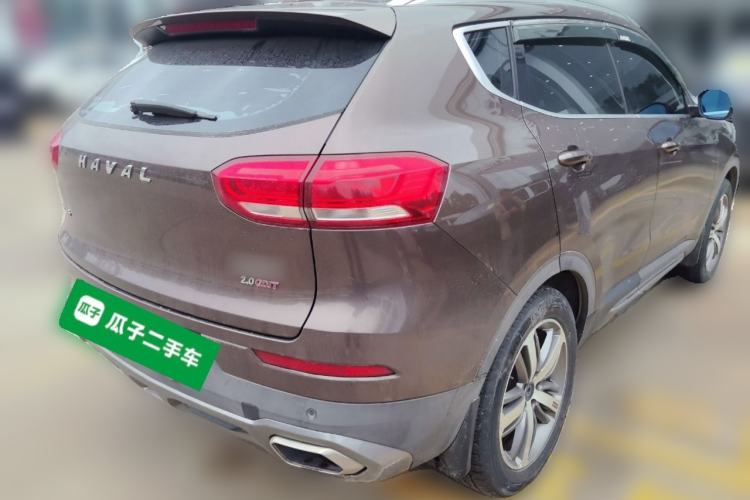 Used Haval H6 2017 Red Label 2.0T Automatic Two-Wheel Drive ZhiShang Model

