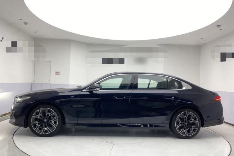 Used BMW 5 Series 2025 530Li Luxury Edition M Sport Package
