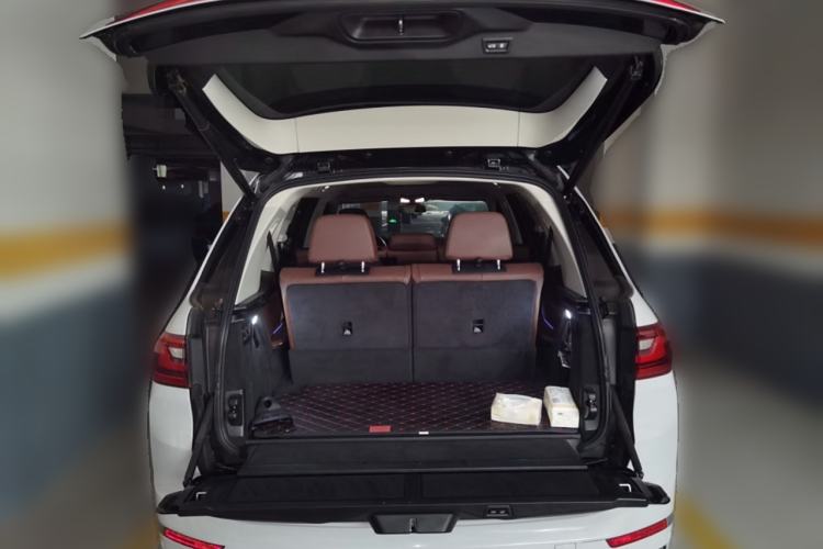 Used BMW X7 2021 xDrive40i Luxury Package with Leading Features
