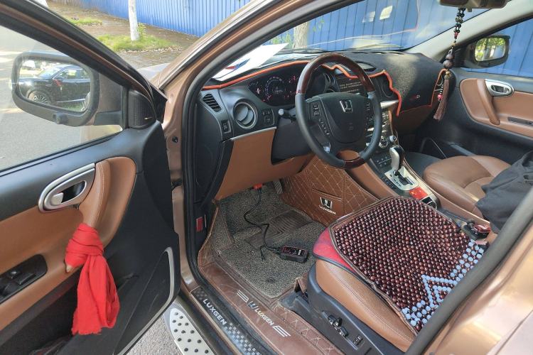 Used Luxgen Great 7 SUV 2013 Limited-Edition Sharp Edition 2.2T All-Wheel-Drive Prestige Model Interior 3