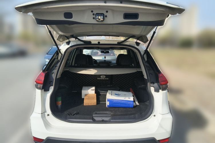 Used Nissan X-Trail 2017 2.0L CVT Comfort Edition 2WD Trunk