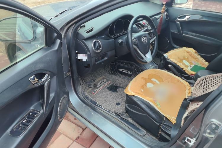 Used JAC Group Heyue 2012 1.5L Manual Luxury Version