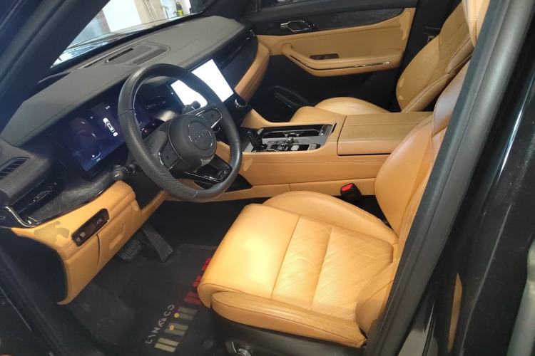 Used Lynk & Co 09 2021 2.0T Halo Six-Seater
