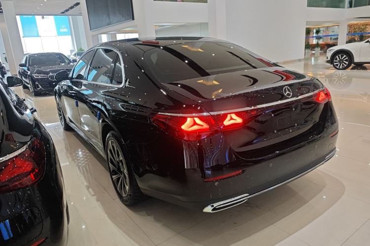 Used Mercedes-Benz E-Class 2025 E 300 L Luxury Model